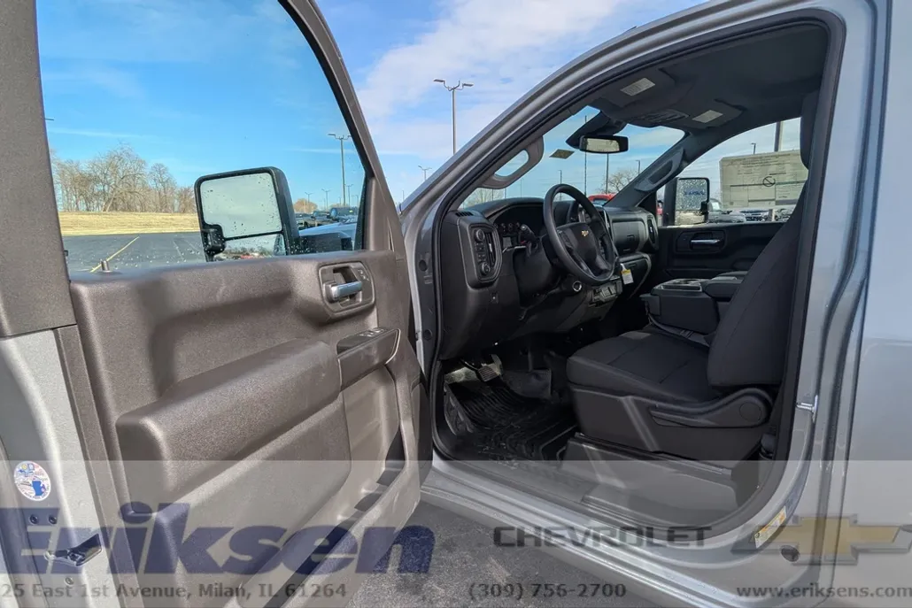 2025 Chevrolet Silverado 2500HD photo 1