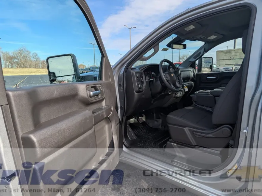 2025 Chevrolet Silverado 2500HD photo 1