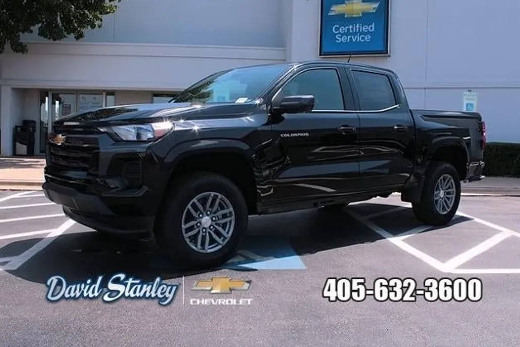 2026 Chevrolet Colorado LT photo 1