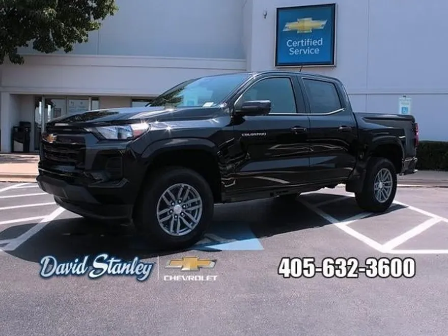 2026 Chevrolet Colorado LT photo 1