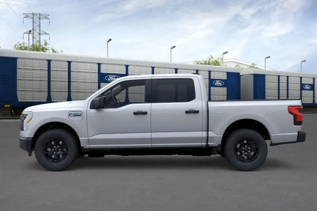 2025 Ford F-150 Lightning photo 1