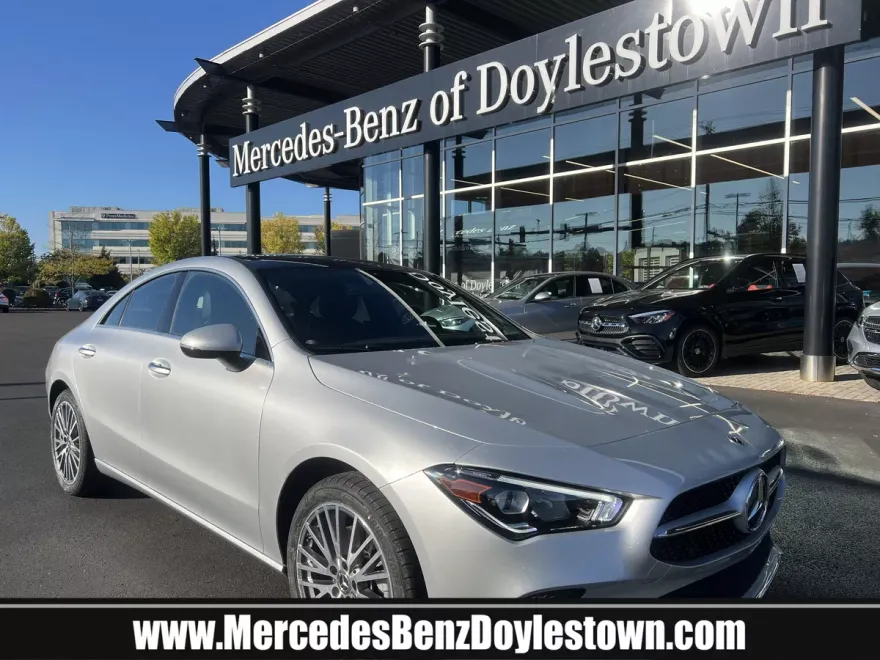 2022 Mercedes Benz CLA 250 4MATIC photo 1