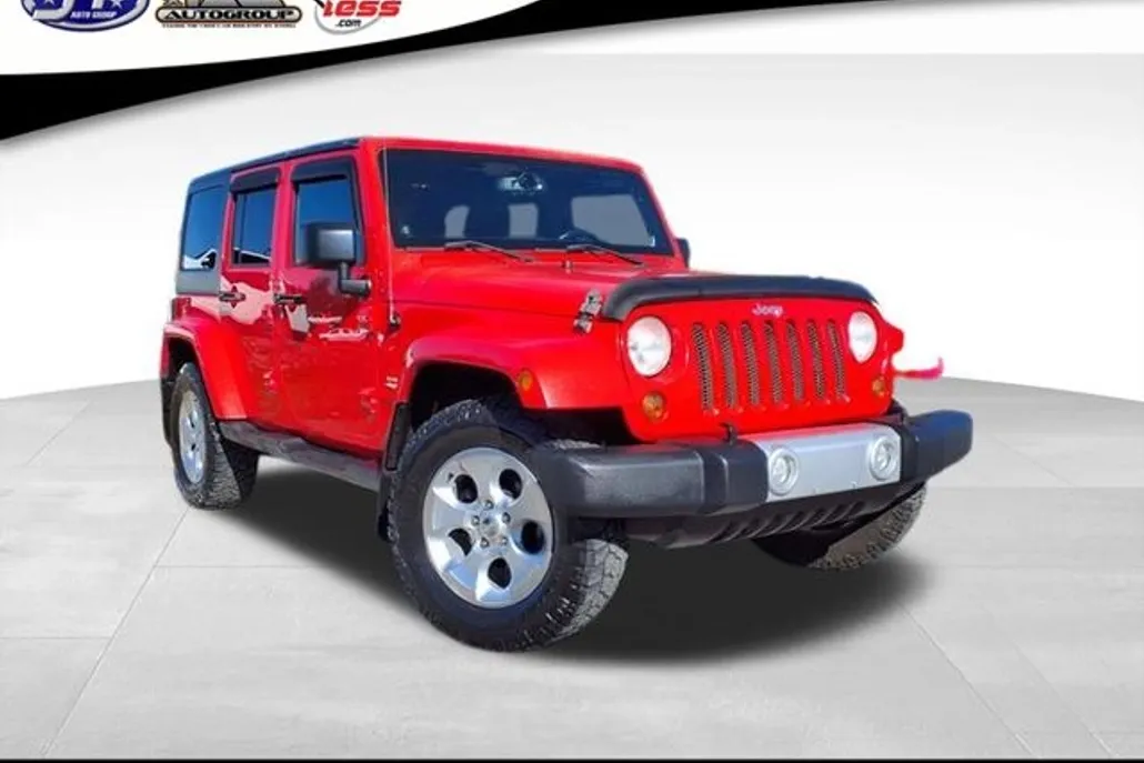 2013 Jeep Wrangler Unlimited Sahara photo 1