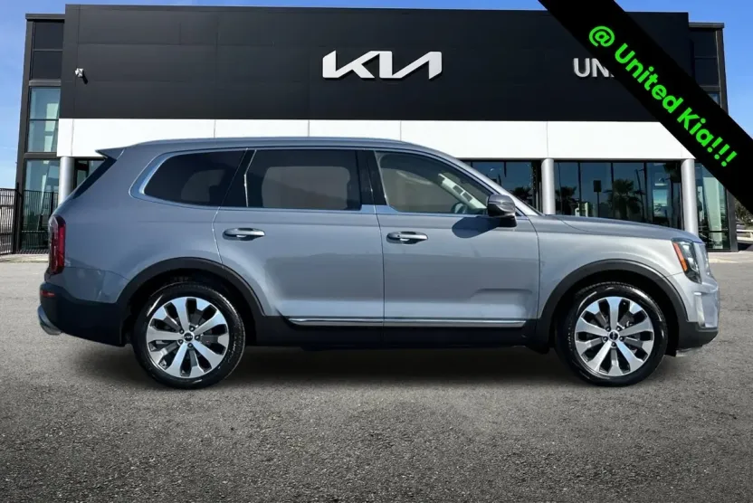 2022 Kia Telluride EX photo 1