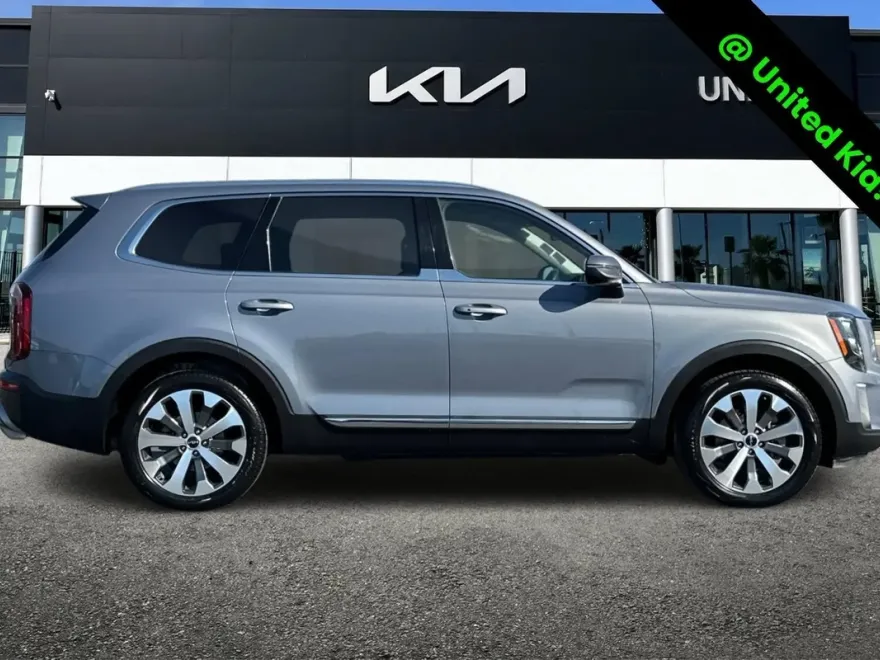 2022 Kia Telluride EX photo 1