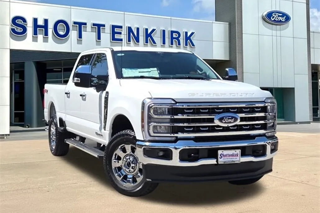 2025 Ford F-250 Lariat photo 1