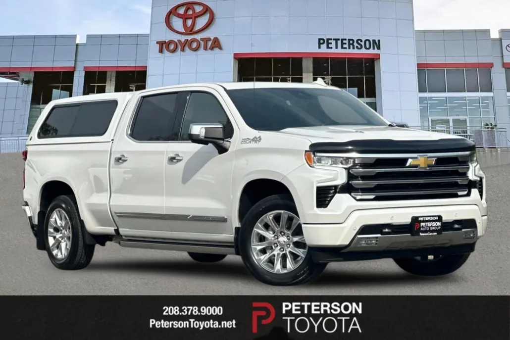 2023 Chevrolet Silverado 1500 High Country photo 1