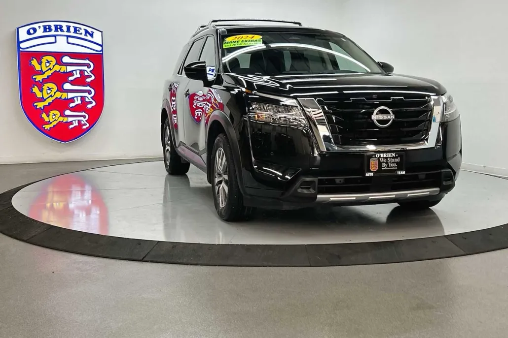 2024 Nissan Pathfinder SL photo 1