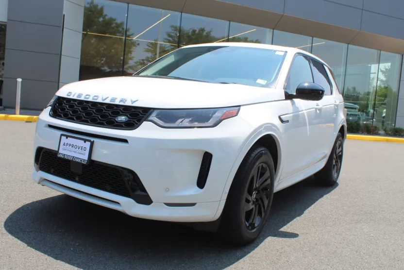 2024 Land Rover Discovery Sport S photo 1