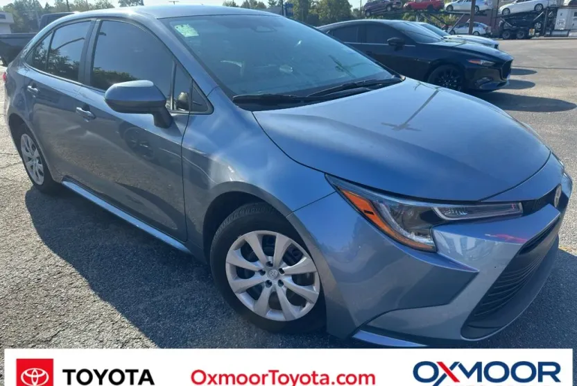 2024 Toyota Corolla LE photo 1