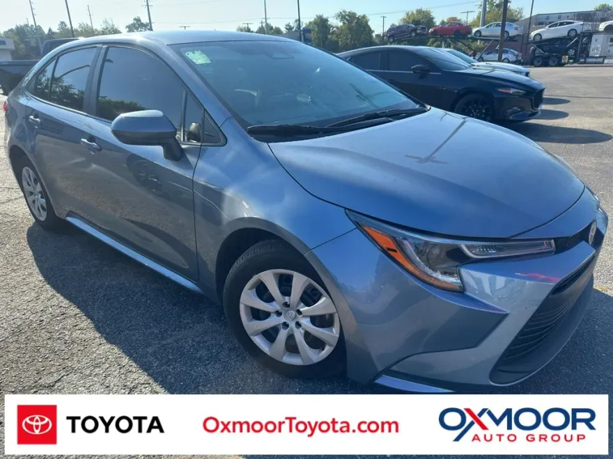 2024 Toyota Corolla LE photo 1