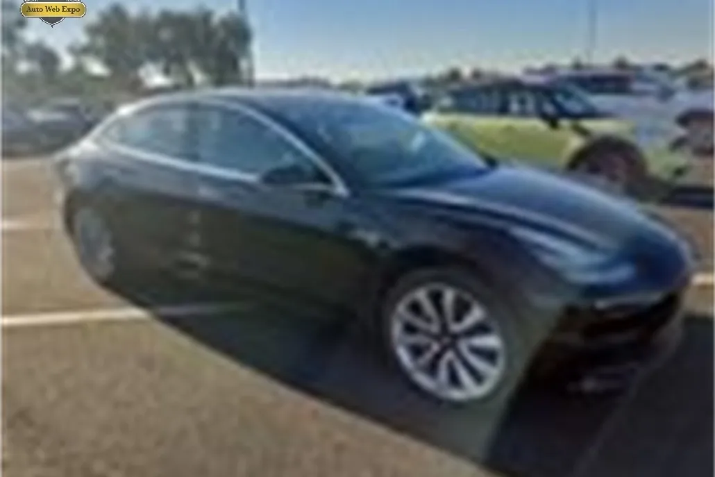 2018 Tesla Model 3 Mid Range photo 1