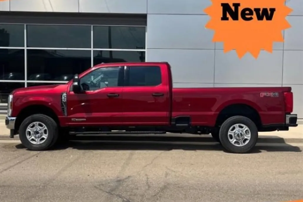 2025 Ford F-350 XLT photo 1