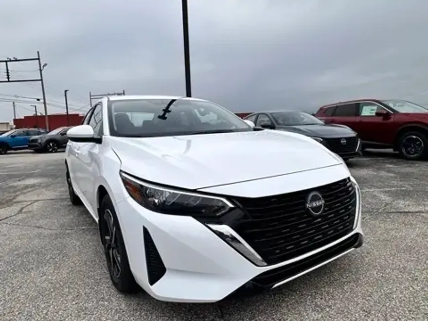 2025 Nissan Sentra SV photo 1