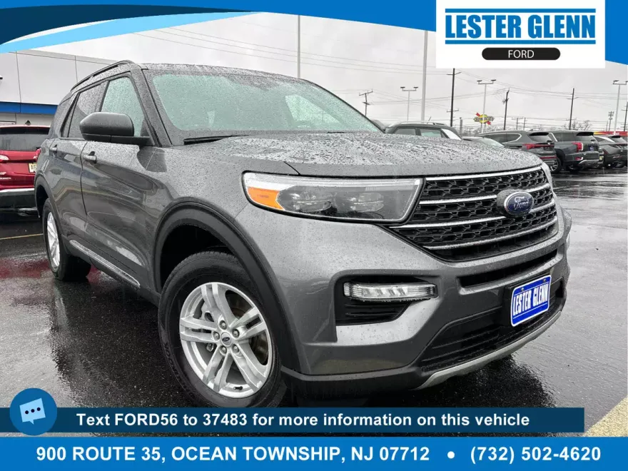 2022 Ford Explorer XLT photo 1