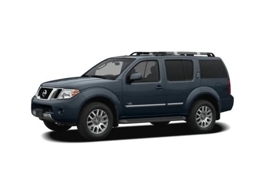 2008 Nissan Pathfinder S photo 1