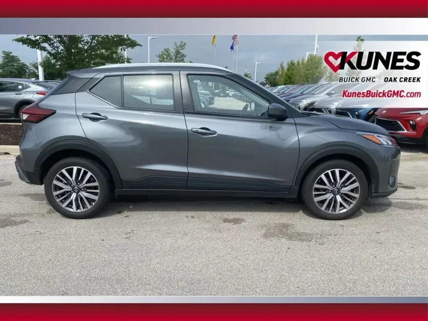 2024 Nissan Kicks SV photo 1