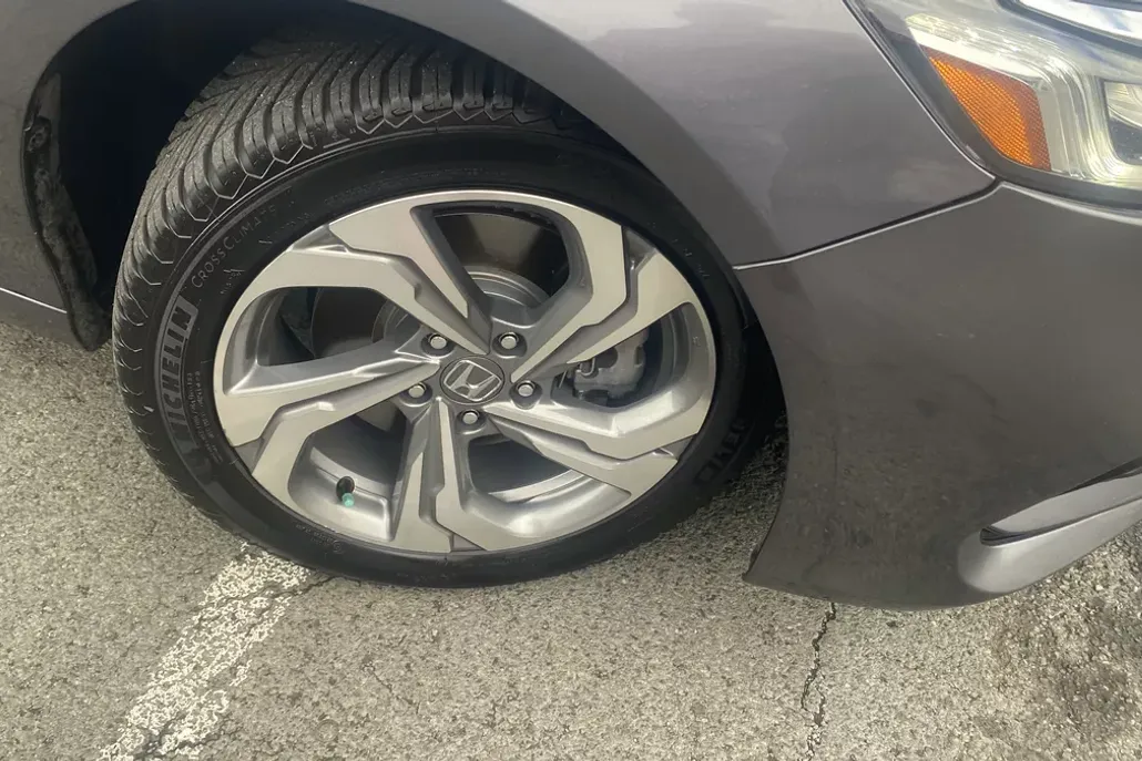 2020 Honda Accord EX-L 2.0T photo 1