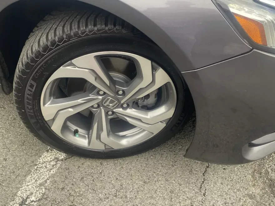 2020 Honda Accord EX-L 2.0T photo 1