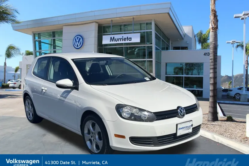 2011 Volkswagen Golf photo 1