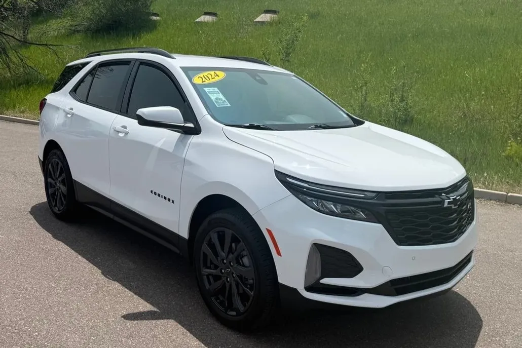 2024 Chevrolet Equinox RS photo 1