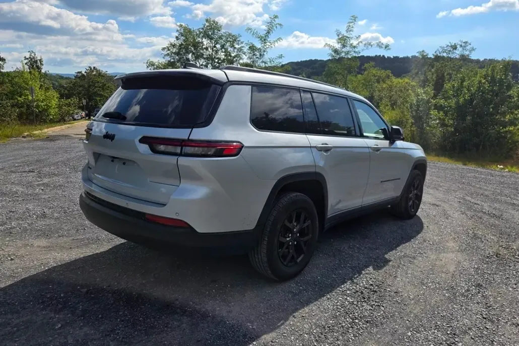 2024 Jeep Grand Cherokee Altitude photo 1