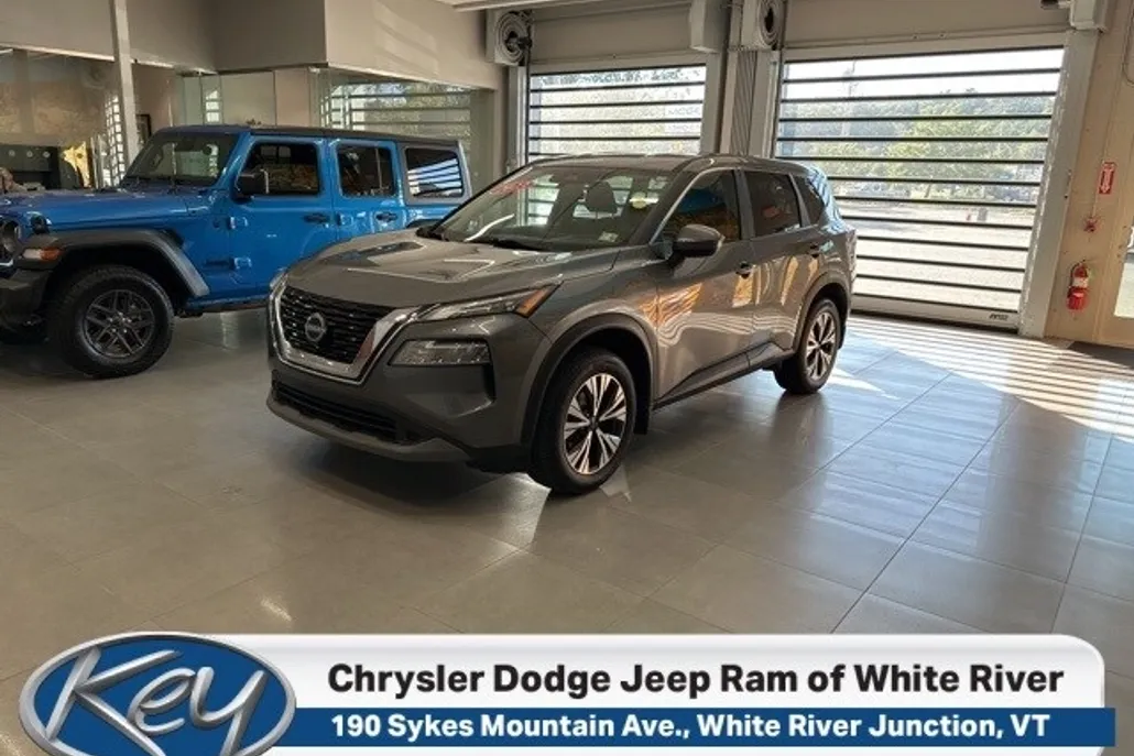 2023 Nissan Rogue SV photo 1