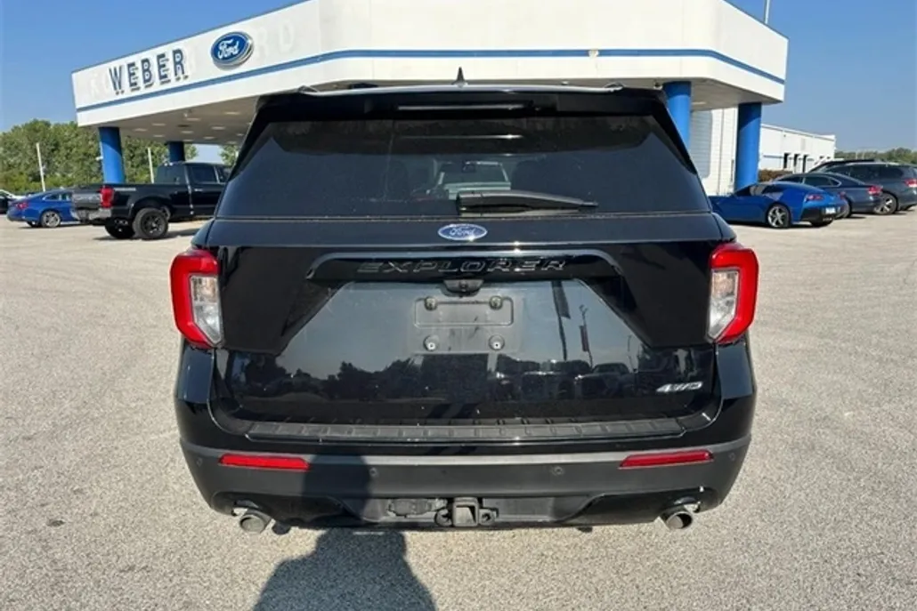 2022 Ford Explorer ST-Line photo 1
