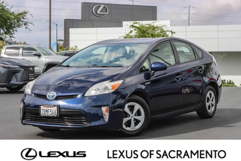 2013 Toyota Prius One photo 1