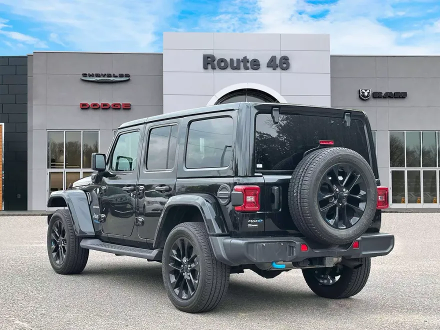 2022 Jeep Wrangler 4xe Unlimited Sahara Sport photo 1