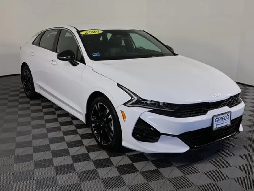 2024 Kia K5 GT-Line photo 1