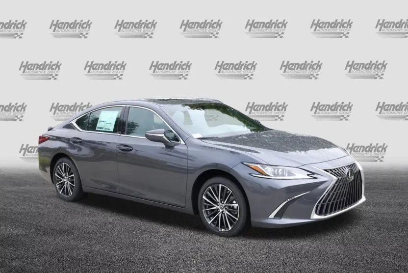 2025 Lexus ES 300h photo 1