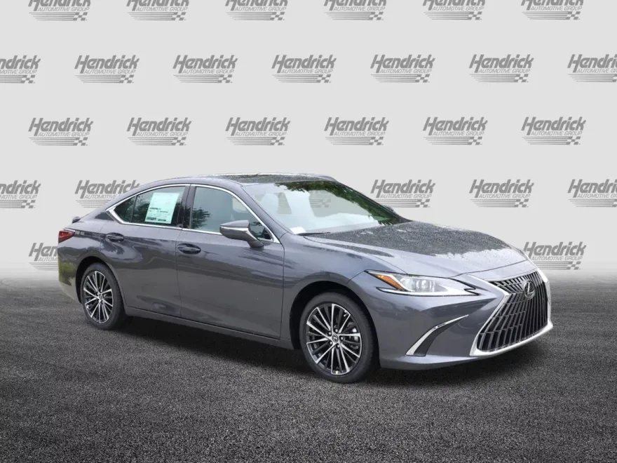 2025 Lexus ES 300h photo 1