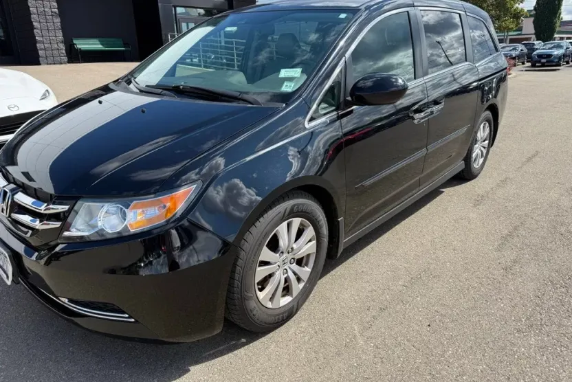 2016 Honda Odyssey EX-L photo 1