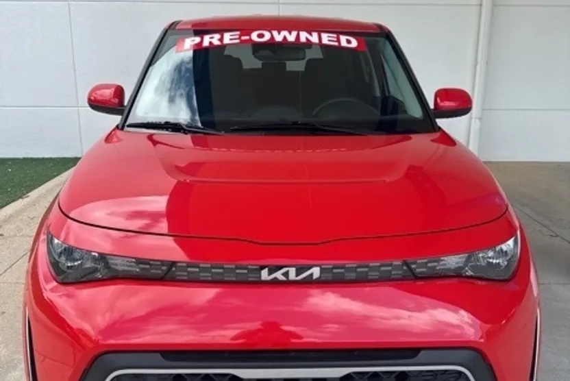 2023 Kia Soul LX photo 1
