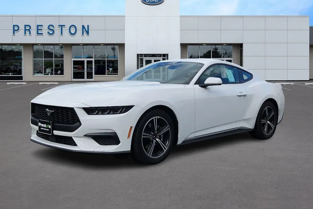 2025 Ford Mustang EcoBoost photo 1