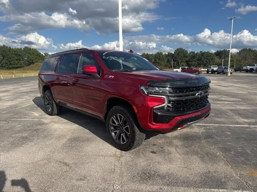 2022 Chevrolet Suburban Z71 photo 1