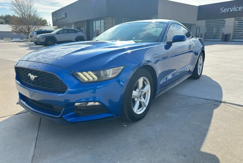 2017 Ford Mustang Base photo 1