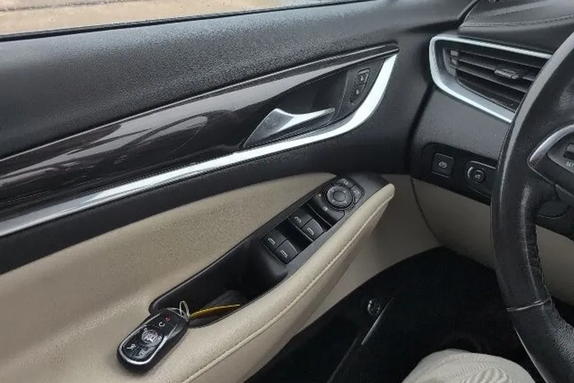 2021 Buick Enclave Essence photo 1