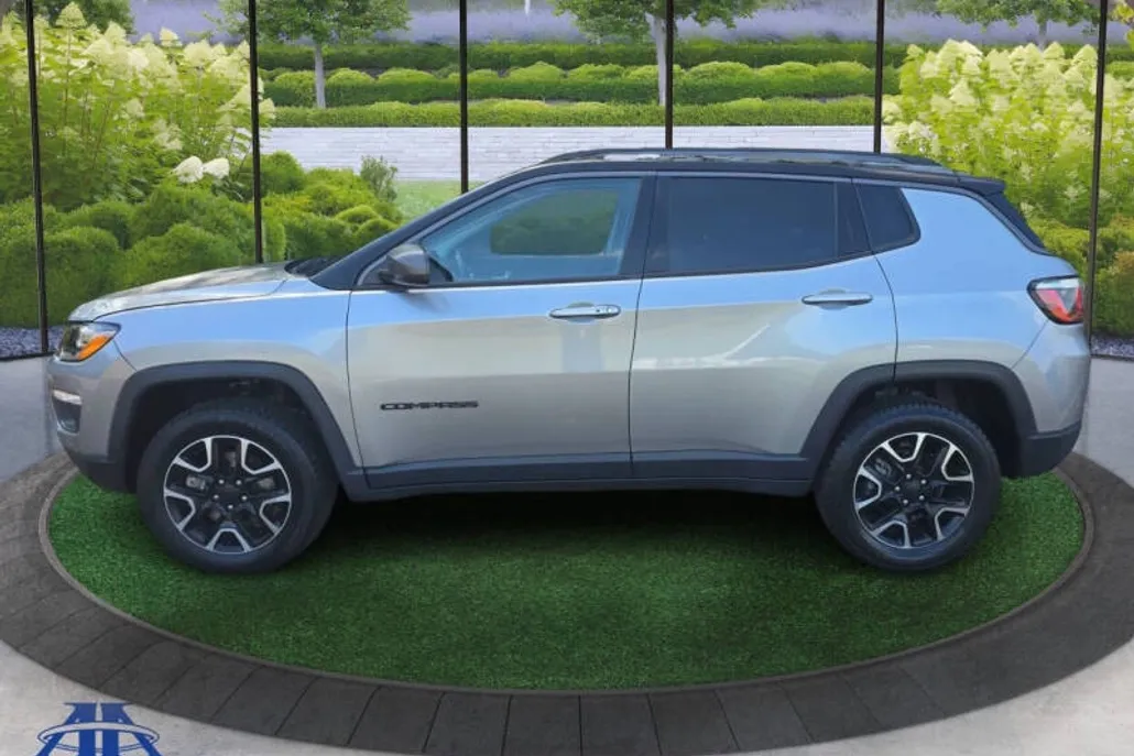 2020 Jeep Compass Trailhawk photo 1