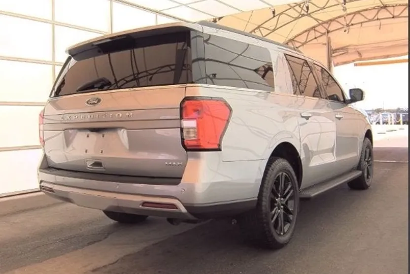 2024 Ford Expedition MAX XLT photo 1