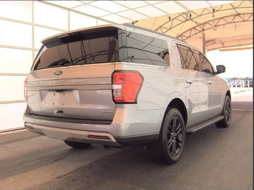 2024 Ford Expedition MAX XLT photo 1