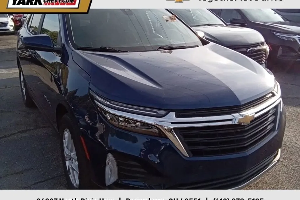 2022 Chevrolet Equinox LT photo 1