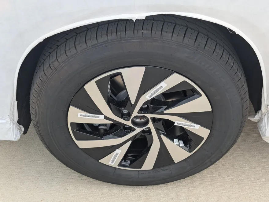 2025 Volkswagen Tiguan S photo 1