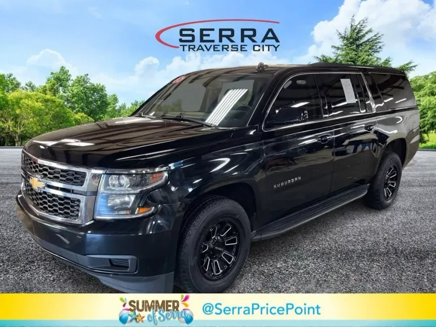 2017 Chevrolet Suburban LT photo 1