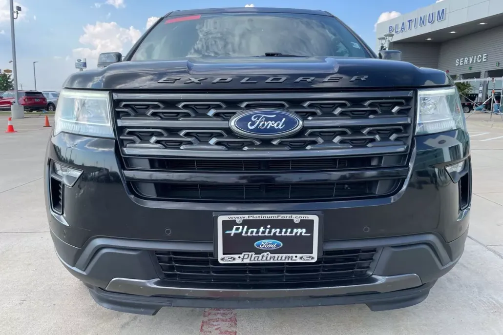 2019 Ford Explorer XLT photo 1