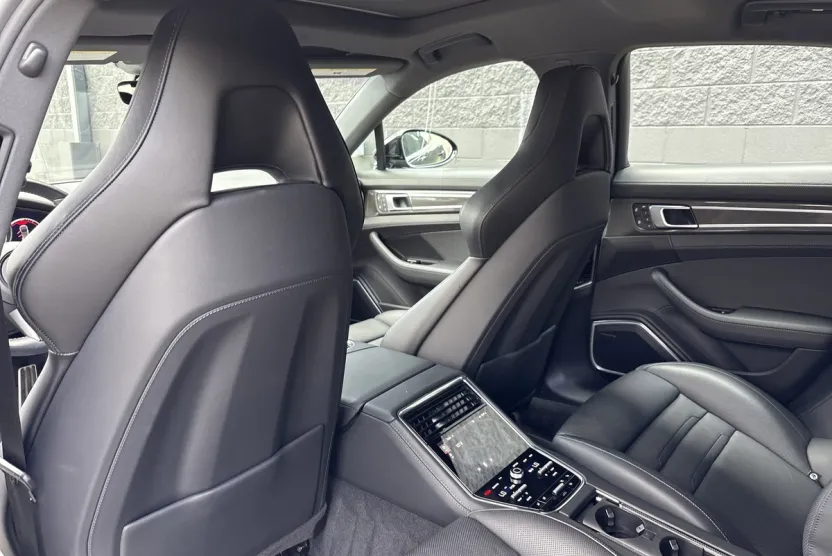 2022 Porsche Panamera 4S photo 1