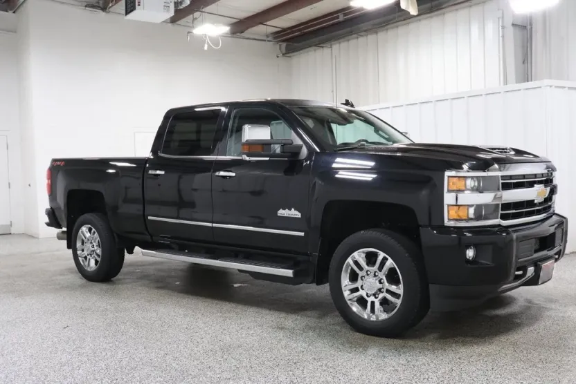 2019 Chevrolet Silverado 2500HD High Country photo 1