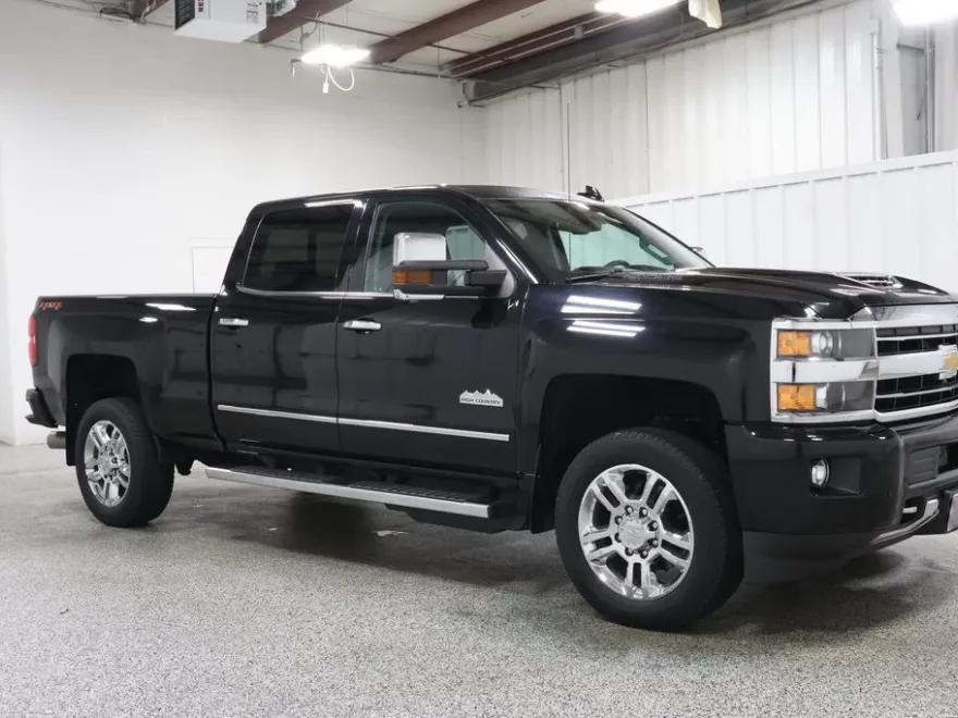 2019 Chevrolet Silverado 2500HD High Country photo 1
