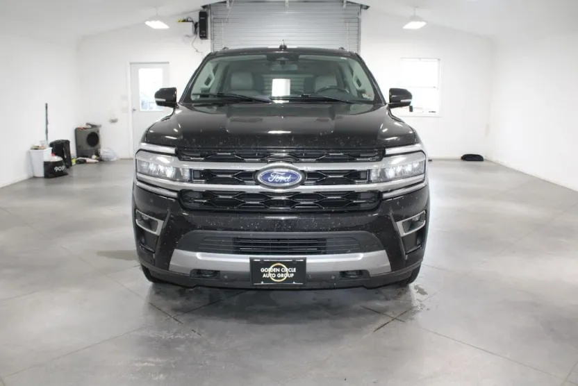 2023 Ford Expedition MAX Limited photo 1